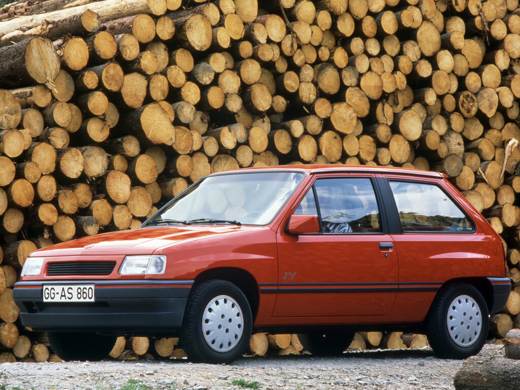 Opel Corsa (S83) 1 поколение, 2-й рестайлинг, хэтчбек 3 дв. (09.1990 - 01.1993)